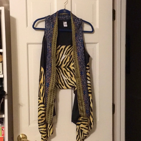 EUC, IMAN REVERSIBLE VEST,Tiger print & BLACK COLOR,SIZE M/L, GORGEOUS!Size M/L - Picture 2 of 4